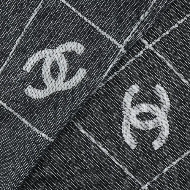 CHANEL 25P -