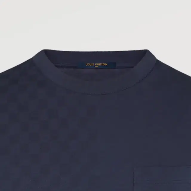 LOUIS VUITTON T