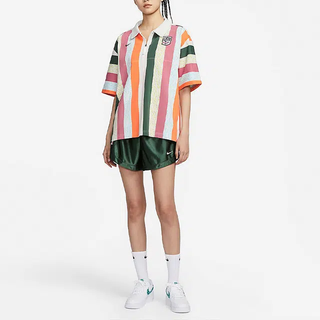 Nike Sportswear T