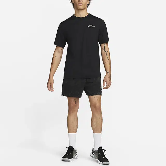 Nike Dri-FIT UV Hyverse Logo T