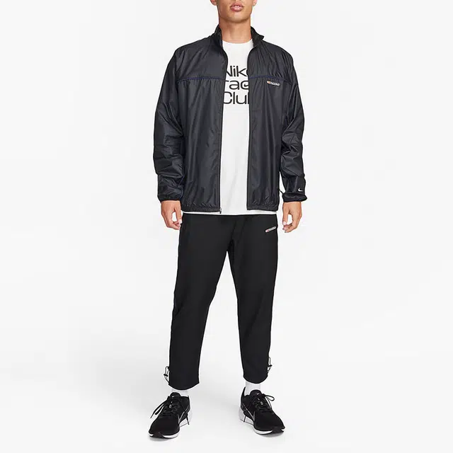 Nike Challenger Track Club Black