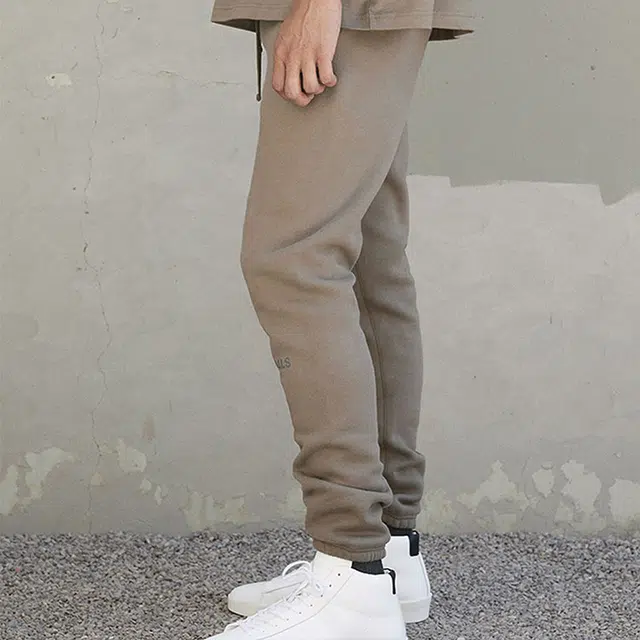 Fear of God Essentials FW21 Sweatpant Harvest Logo