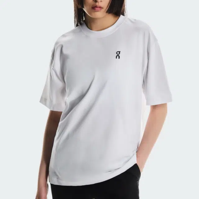 On Club Graphic T