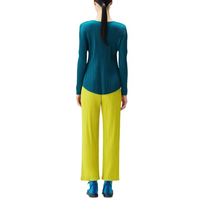 PLEATS PLEASE ISSEY MIYAKE FW25T