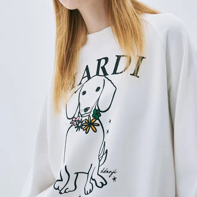 MARDI MERCREDI SS25 SWEATSHIRT SWING THE TAIL DDANJI FLOWER NECKLACE