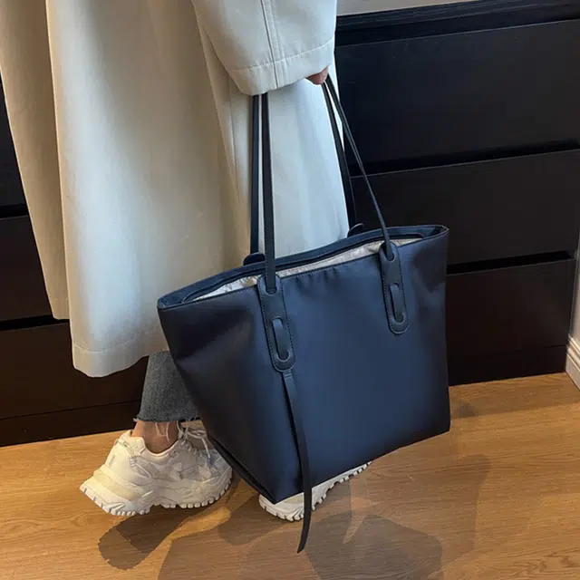 三只小鸭 休闲通勤托特包潮腋下包 牛津布 单肩包 女款 黑色/卡其
