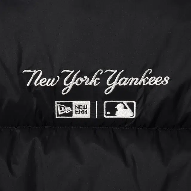 New Era x MLB FW25 Classic Logo Down Jacket Black
