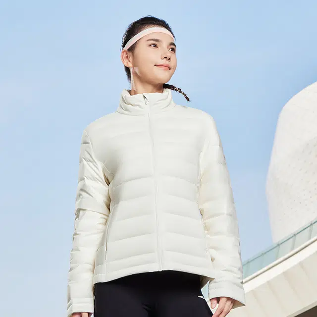 鸿星尔克 无缝充绒工艺系列 纯色立领保暖羽绒服外套 女款 冰川白