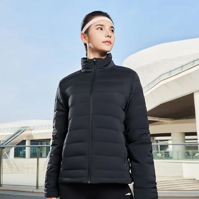 鸿星尔克 无缝充绒工艺系列 纯色立领保暖羽绒服外套 女款 正黑