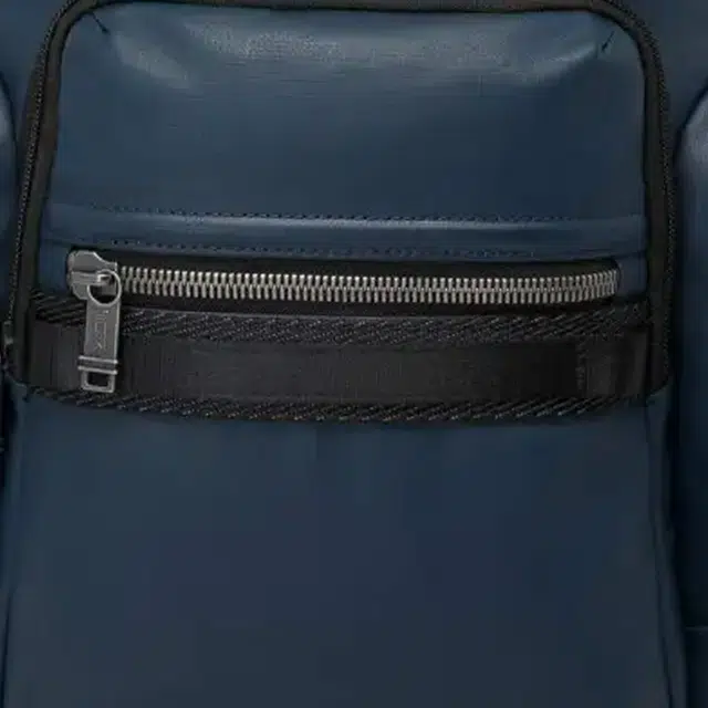 TUMI Alpha Bravo Navigation 18L
