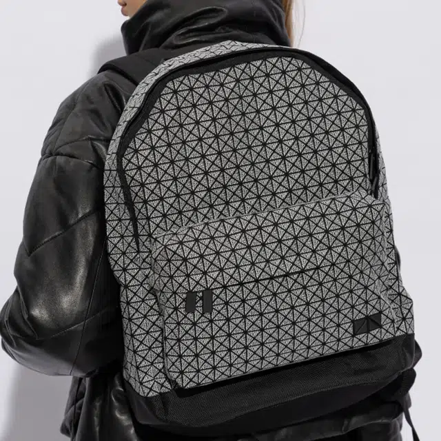 ISSEY MIYAKE Kuro