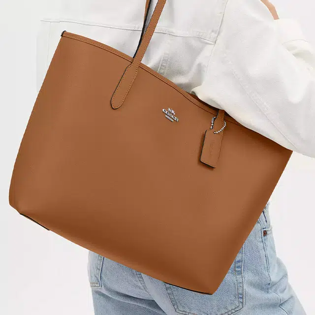 COACH City 33 Logo Tote