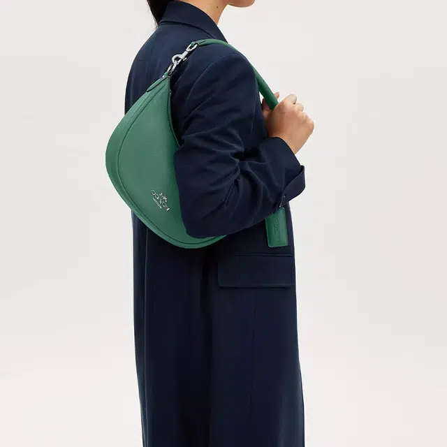 COACH Aria 26