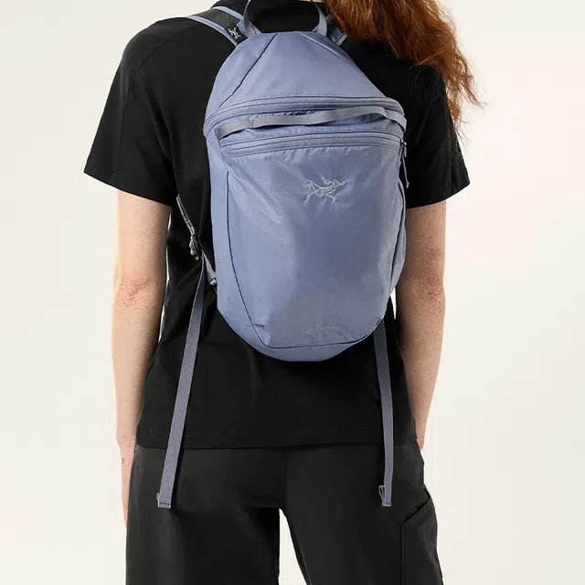 25 Arcteryx Heliad 15L