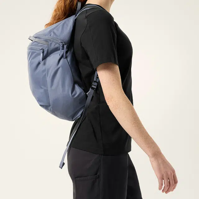 25 Arcteryx Heliad 15L