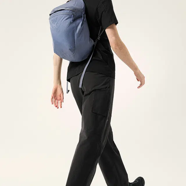 25 Arcteryx Heliad 15L