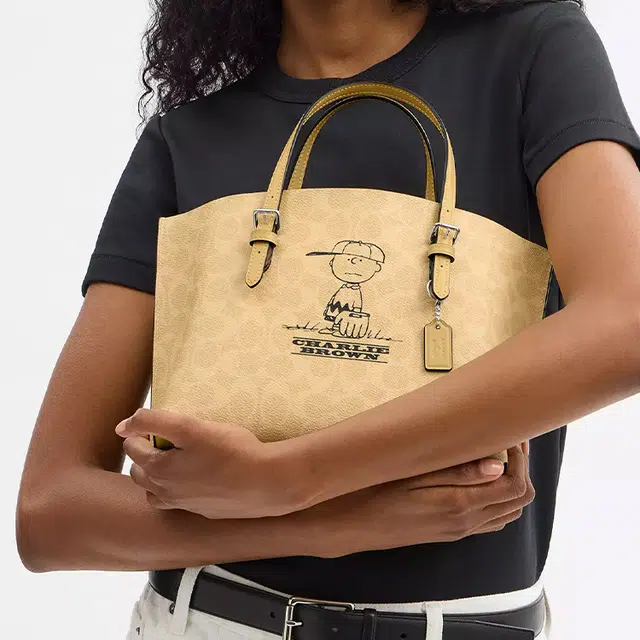 COACH x PEANUTS Molly 25 Tote