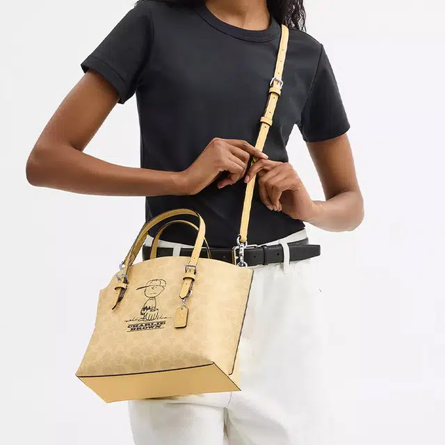 COACH x PEANUTS Molly 25 Tote