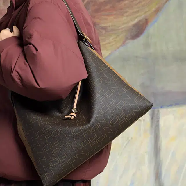 FION Tote