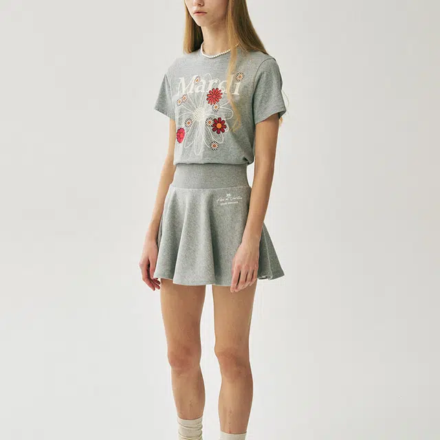 MARDI MERCREDI SS25 SLIM TSHIRT FLOWERMARDI BLOSSOM_GREY IVORY T