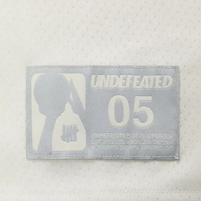 UNDEFEATED SS25 T