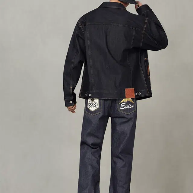 EVISU FW25 Logo