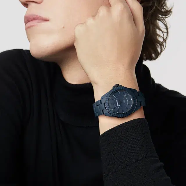 CHANEL J12 38mm 200