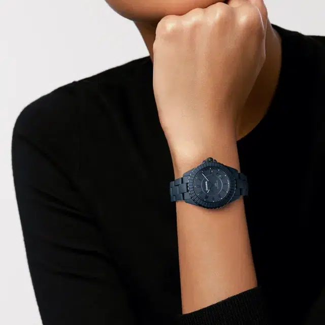 CHANEL J12 38mm 200