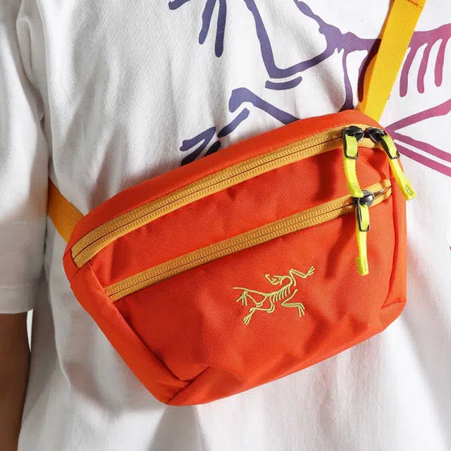 Arcteryx Mantis 1.5L Logo