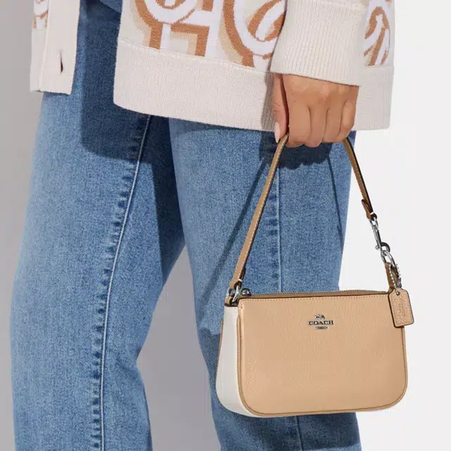 COACH Nolita 19