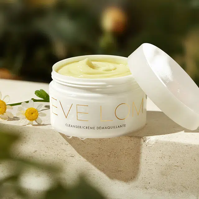 EVELOM