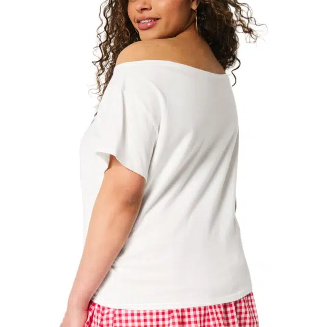 Hollister T