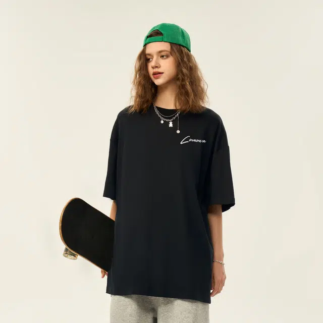 COMOWA Vintage Embroidered Heart Logo T-Shirt