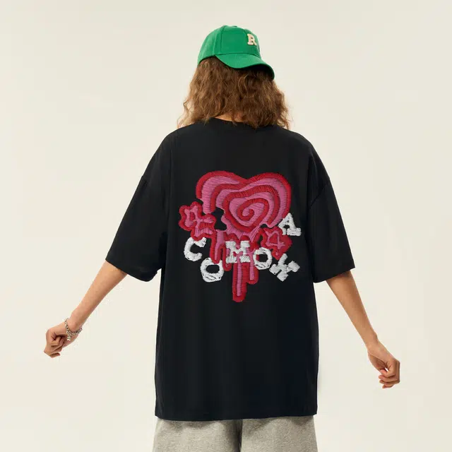 COMOWA Vintage Embroidered Heart Logo T-Shirt