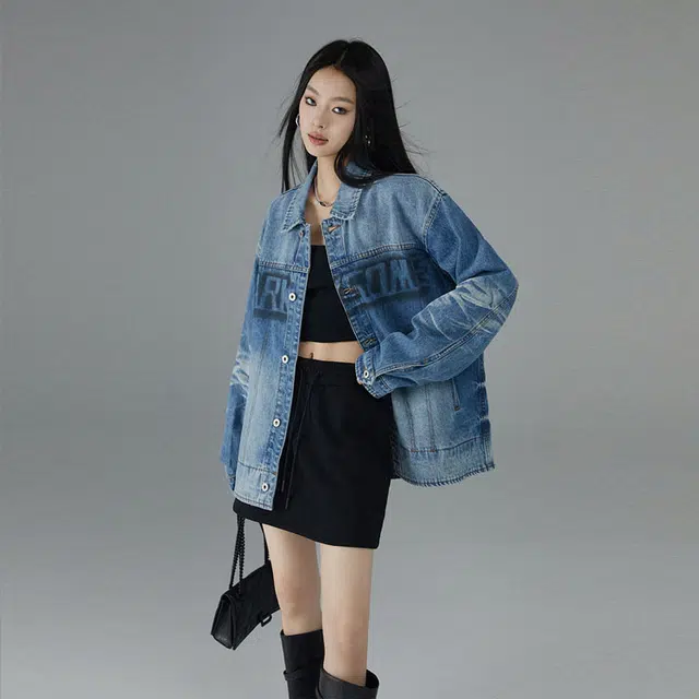 美洋 涂鸦街区洗水渐变喷绘字母印花牛仔外套 女款 牛仔蓝