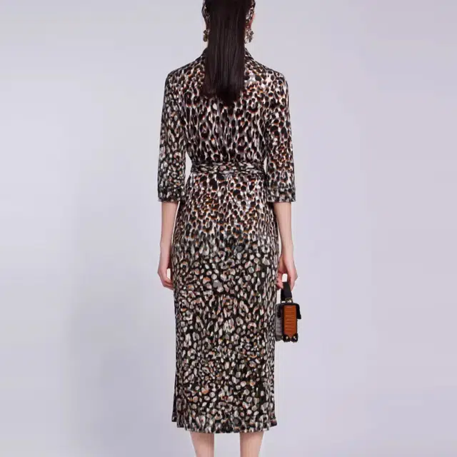 BESIONIA SS22 V
