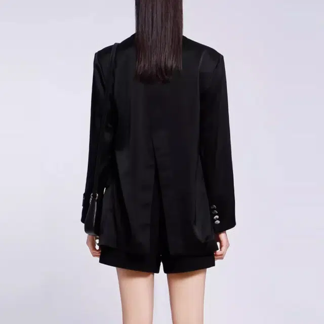 BESIONIA SS22