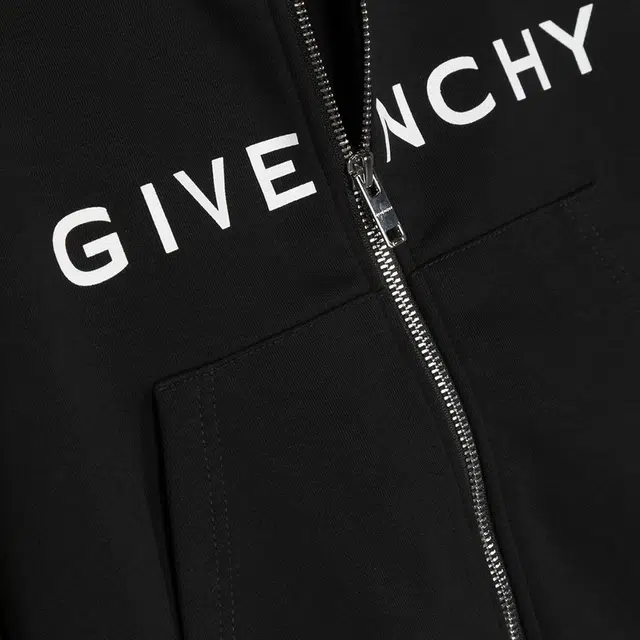 GIVENCHY SS23 Logo