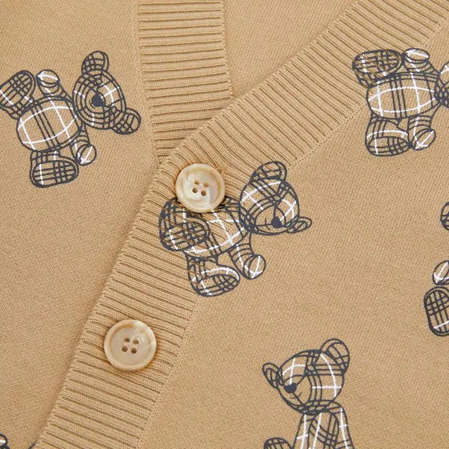 Burberry FW22 V