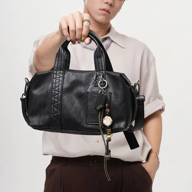 黑田矢衛 小众高级感手工串珠植鞣真皮牌装饰挂件裤链钥匙扣小号挂饰 树脂拼牛皮拼金属 自然之韵 包周边 男女同款情侣款 黑色