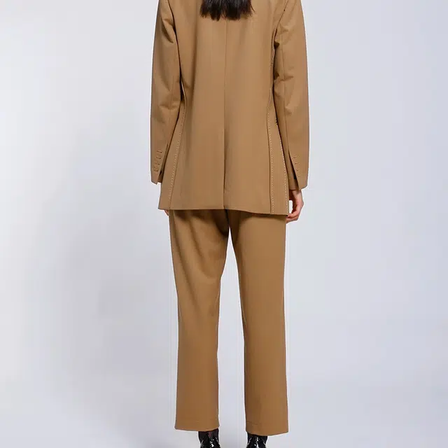 BESIONIA SS22