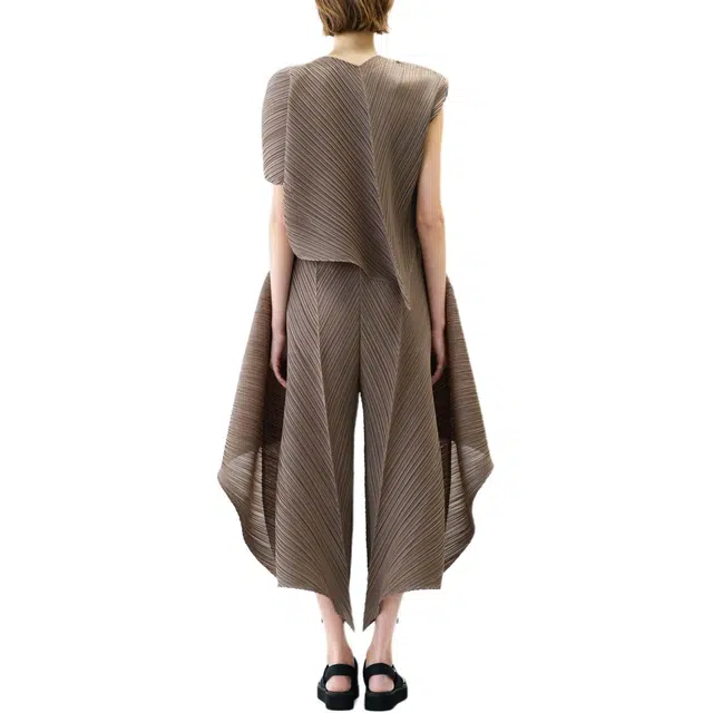 PLEATS PLEASE ISSEY MIYAKE SS25 T