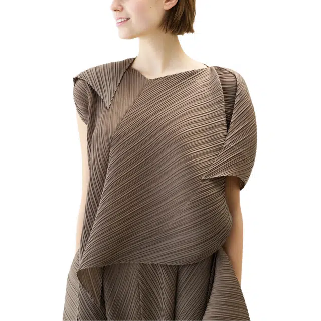 PLEATS PLEASE ISSEY MIYAKE SS25 T