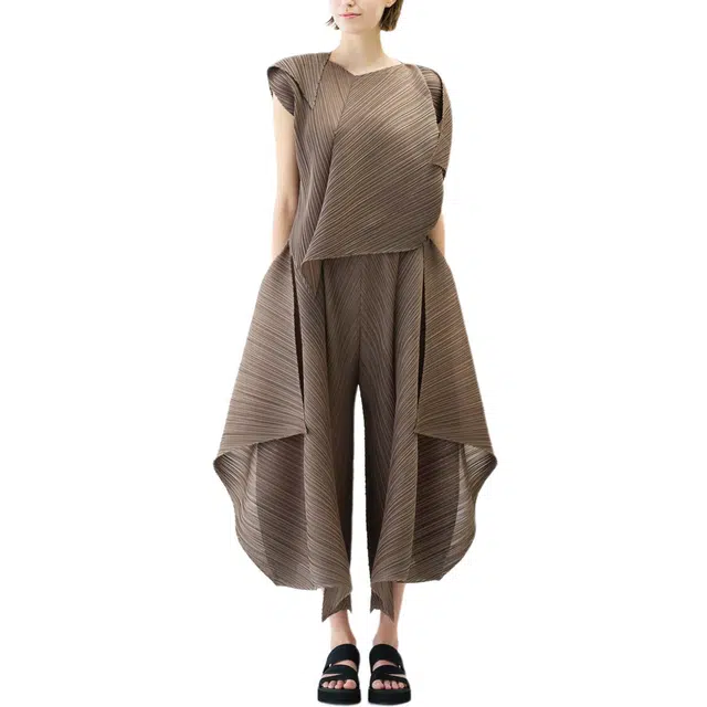 PLEATS PLEASE ISSEY MIYAKE SS25 T