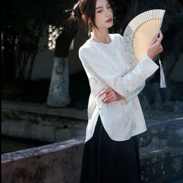 【dme】 纯色圆领提花设计感休闲长袖衬衫 女款 杏色