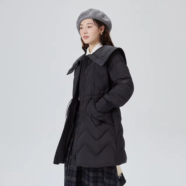 艾莱依 纯色中长款宽松翻领抽绳收腰羽绒服 女款