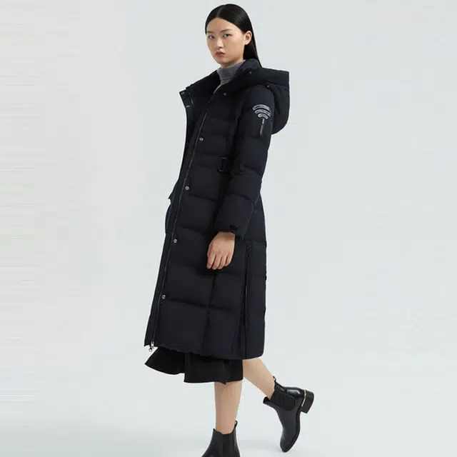 波司登 简约纯色连帽拉链长款加厚保暖羽绒服 女款