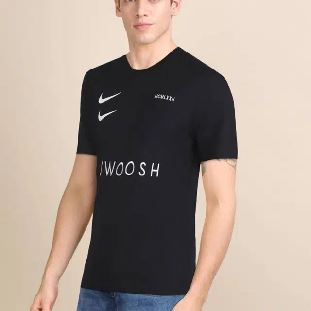 Nike Sportswear Swoosh T