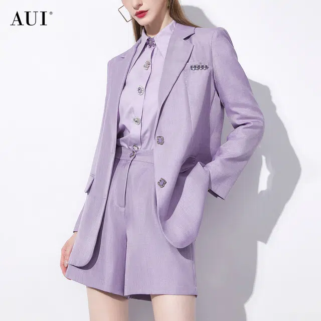 AUI