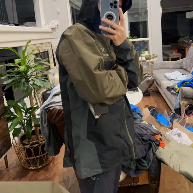 Arcteryx Beta Jacket Recut NO7 Logo